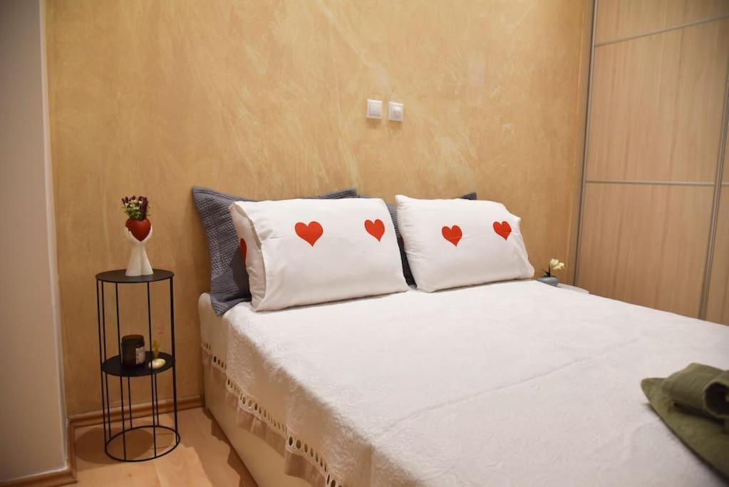 Tiny Treasure Apartment Athens Ngoại thất bức ảnh